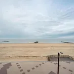 In With Stunning Sea Views Apartmán