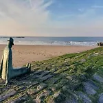 In With Stunning Sea Views 아파트 *