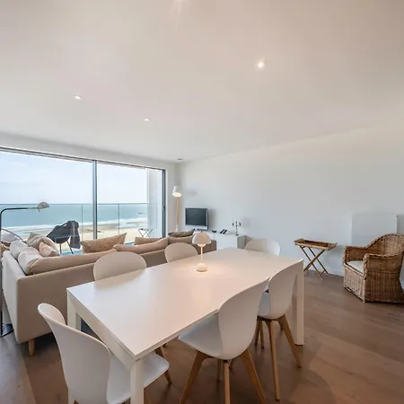 In With Stunning Sea Views