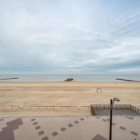 In With Stunning Sea Views 公寓