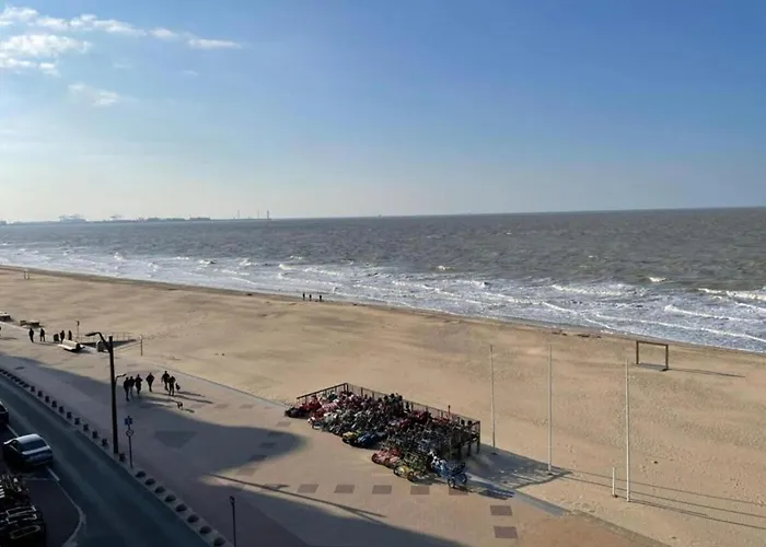 In With Stunning Sea Views 아파트